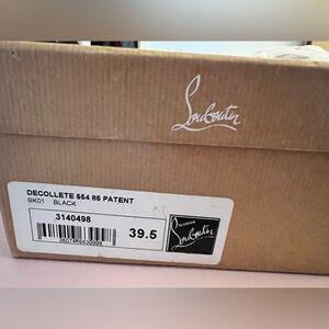 Louboutin- DECOLLETE 554 85 PATENT- BLACK- Size 39.5- only worn once